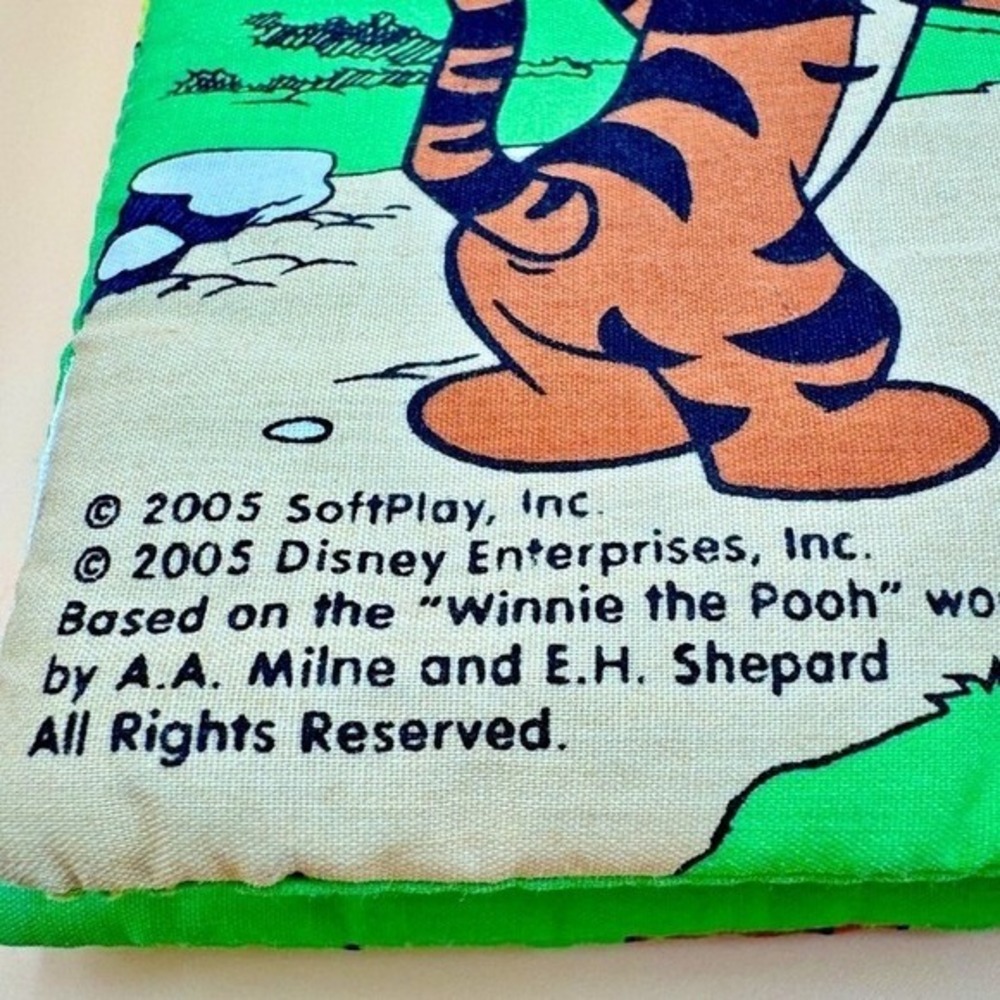 VINTAGE Disney Winnie Pooh Soft Cloth Book Pooh's Big Adventure 2005 SoftPlay - Picture 4 of 6